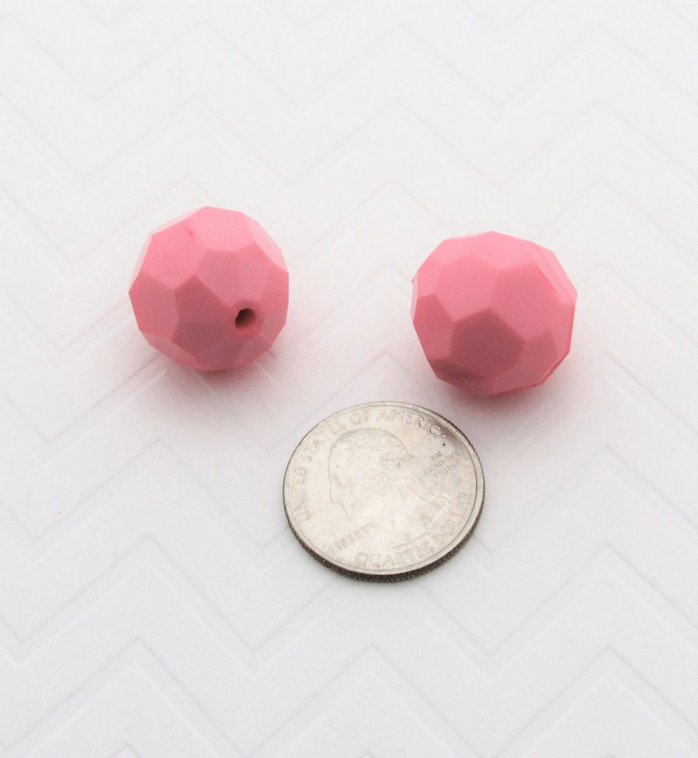 20mm Solid Pink Faceted Beads, 10 ct. Bubblegum Beads, Gumball Beads, Acrylic Bead, Bubblegum Bead, Solid Round Bead, Chunky Necklace Supply