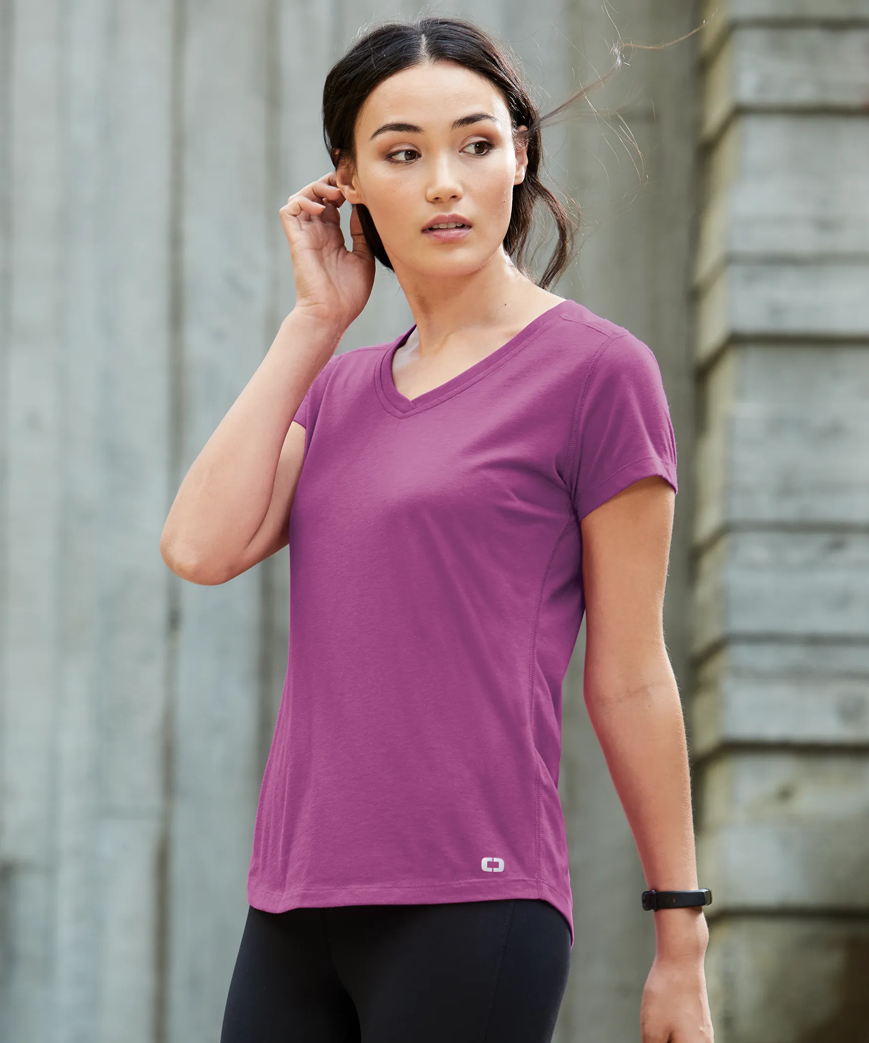 A1961W Ladies Peak V-Neck Tee