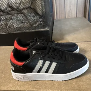 Adidas Hoops 2.0 Casual Shoes Black/Gray/Red EE7800 Men's Size 10 Leather NWT