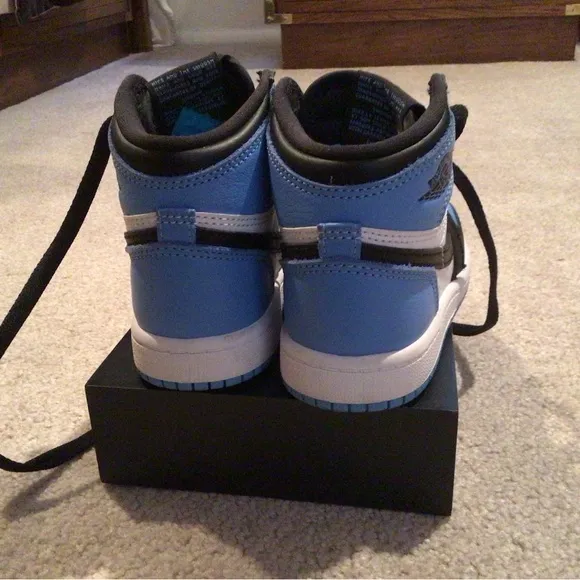 AIR JORDAN 1 RETRO HIGH OG GS “UNCTOE” BLUE/ BLACK &amp; WHITE— LITTLE BOYS 11C