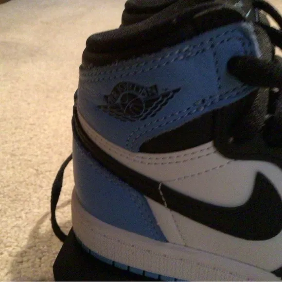 AIR JORDAN 1 RETRO HIGH OG GS “UNCTOE” BLUE/ BLACK &amp; WHITE— LITTLE BOYS 11C