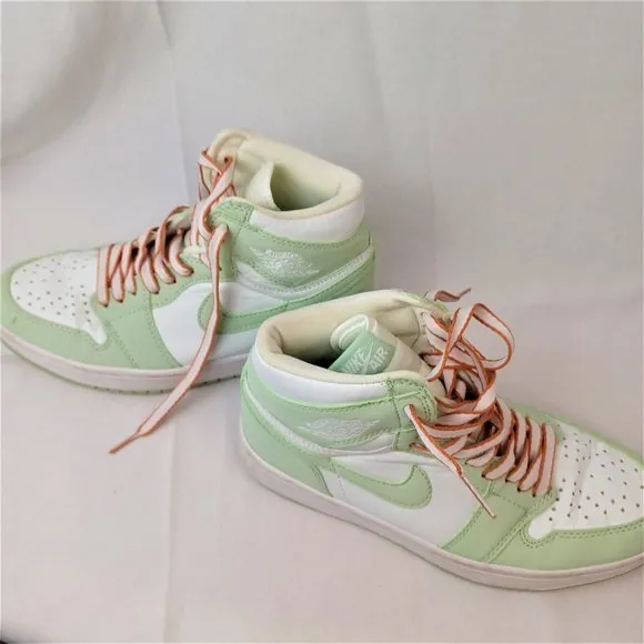 Air Jordan 1 Retro High Seafoam, Big Kids Size 6.5