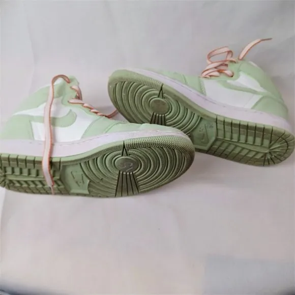 Air Jordan 1 Retro High Seafoam, Big Kids Size 6.5