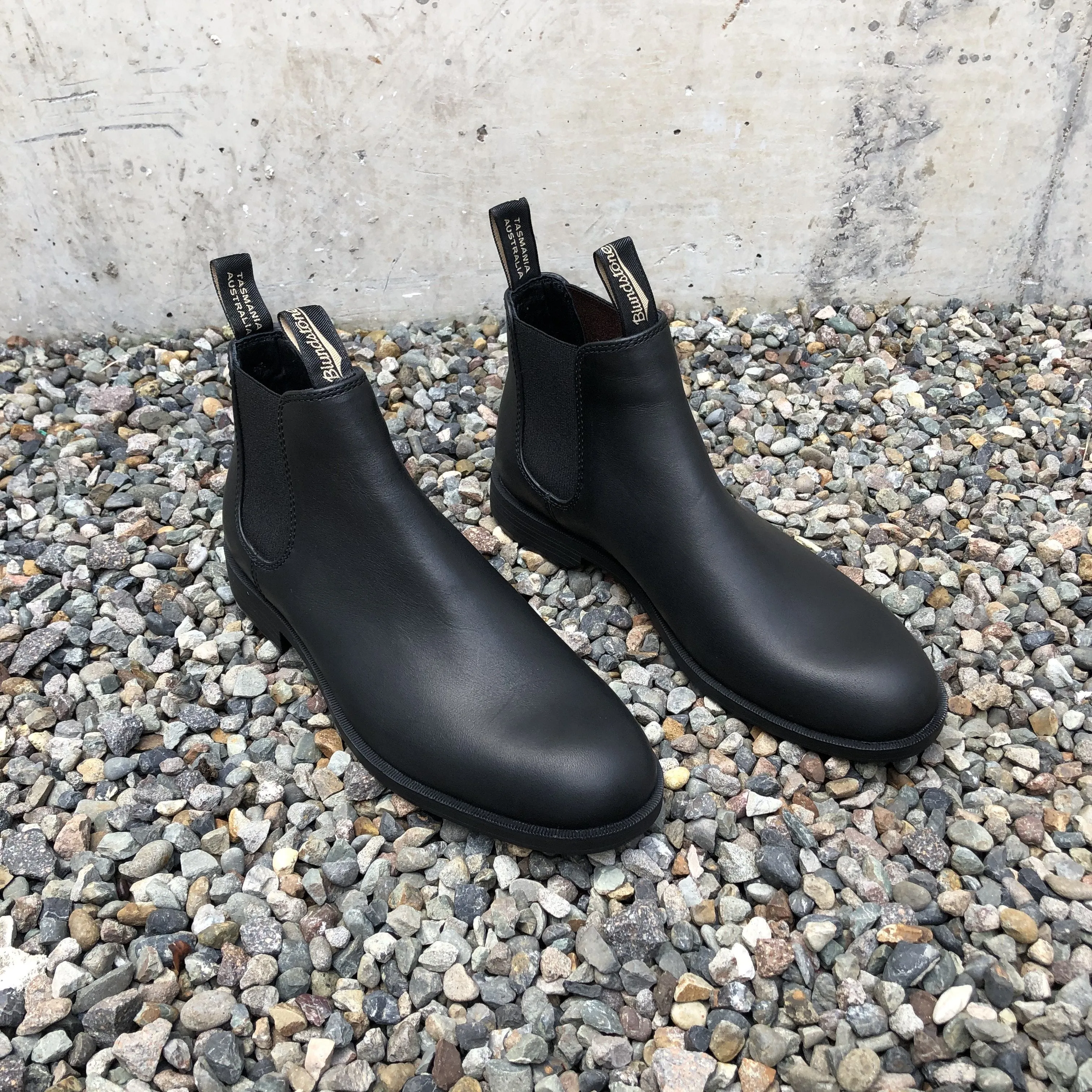 Blundstone - 1901 Unisex Ankle Dress Boot - Black