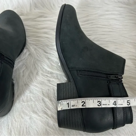 Clarks Women's Adreena Field Booties Black Size 9.5M