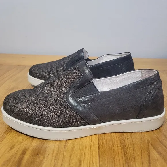 David Tate size 11 Vavy slip-on sneaker in black and silver metallic