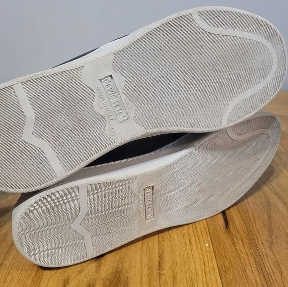 David Tate size 11 Vavy slip-on sneaker in black and silver metallic