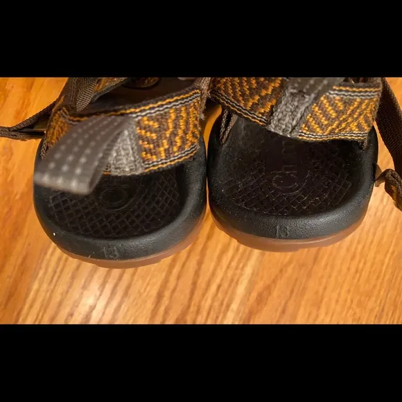 EUC Chaco Sandal, Brown
