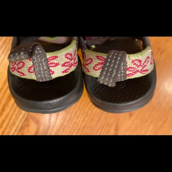 EUC Chaco Sandal, Floral