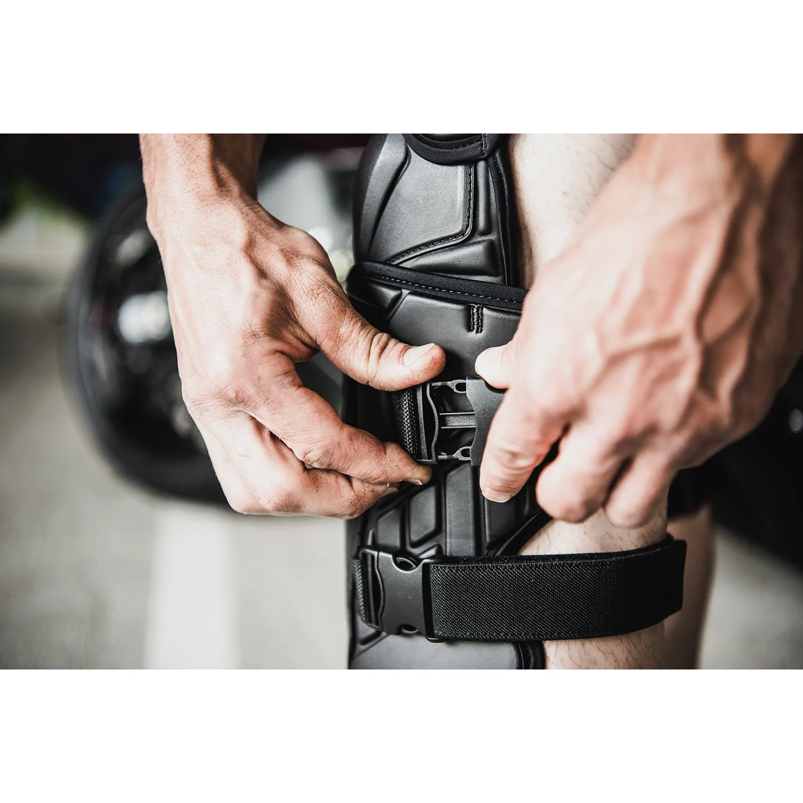 ICON Field Armor 3™ Knees