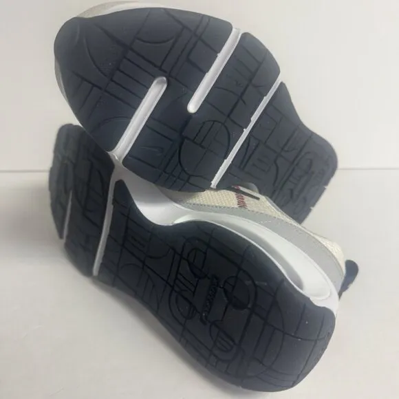 Nike Air Max Big kids' INTRLK Lite Sneaker, Boys Size 6.5 M