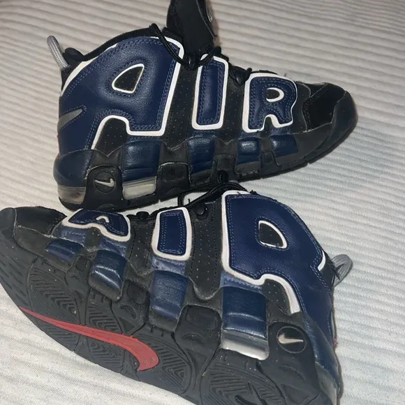 Nike air more uptempo shoes