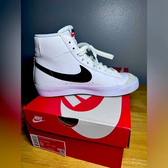 Nike Blazer Mid '77