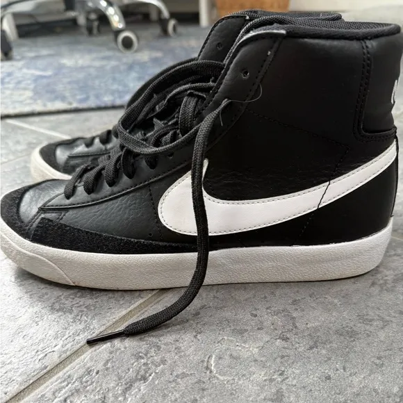 Nike Blazer Mid '77