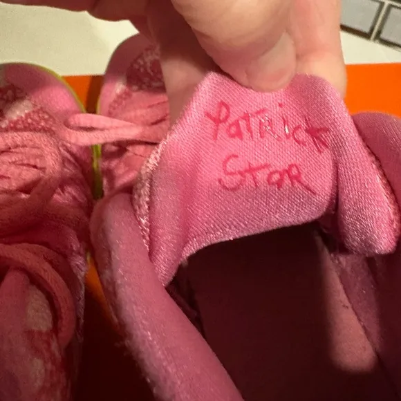Nike Kyrie Irving pink Patrick Star kids, size 12 girls shoes.