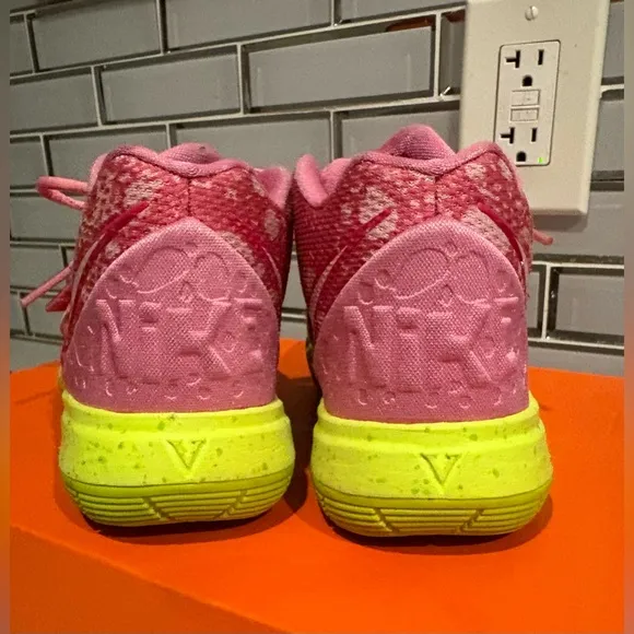 Nike Kyrie Irving pink Patrick Star kids, size 12 girls shoes.