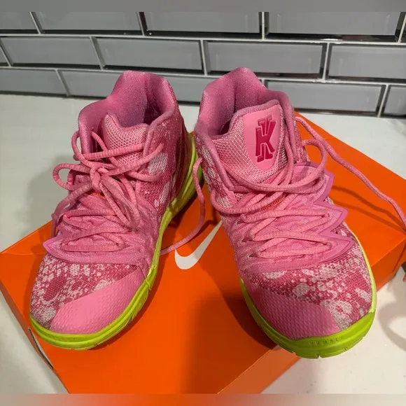 Nike Kyrie Irving pink Patrick Star kids, size 12 girls shoes.
