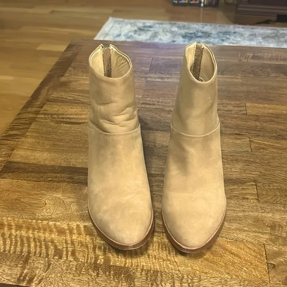 Nisolo Dari Water Resistant Bootie size 8 in almond