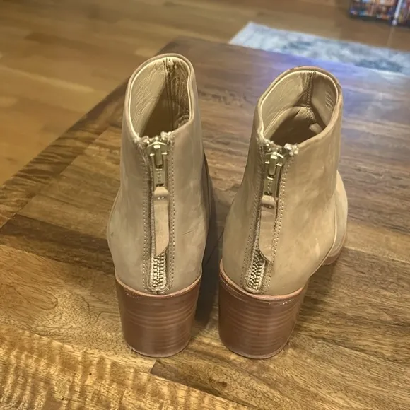 Nisolo Dari Water Resistant Bootie size 8 in almond