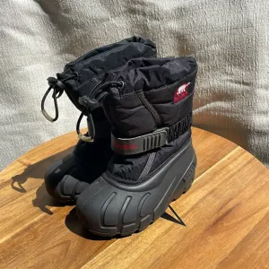 SOREL Kids Flurry Winter Boot Black/Gray/Red Size 9