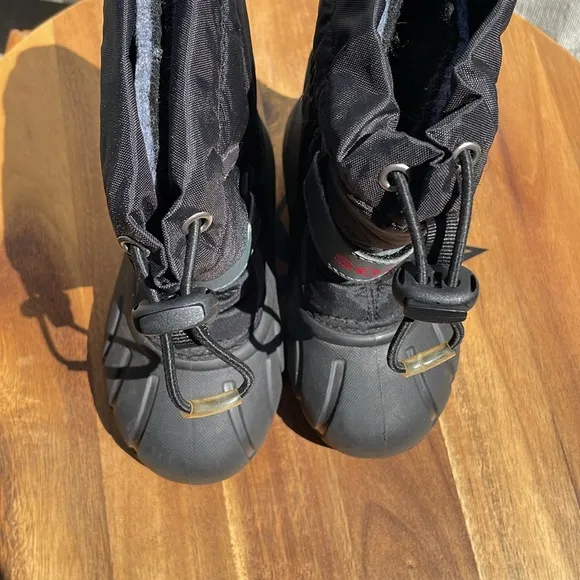 SOREL Kids Flurry Winter Boot Black/Gray/Red Size 9