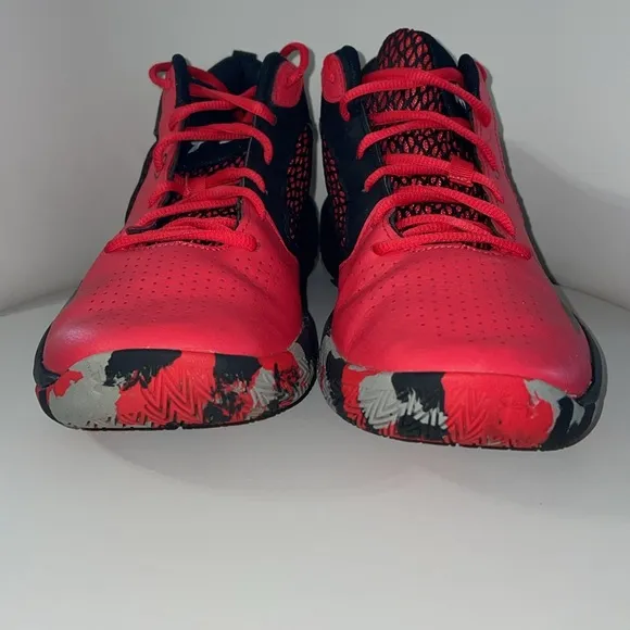 Under Armour Lockdown 5 Basketball Shoes Versa Red/Black Sneaker M 9 W 10.5