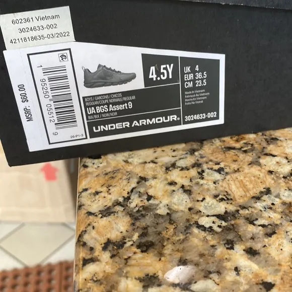Under Armour Unisex-Child Grade School Assert 9 Running Shoe 👟
