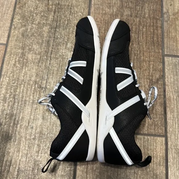 XeroShoes Women’s Black Prio Running‎ Shoes